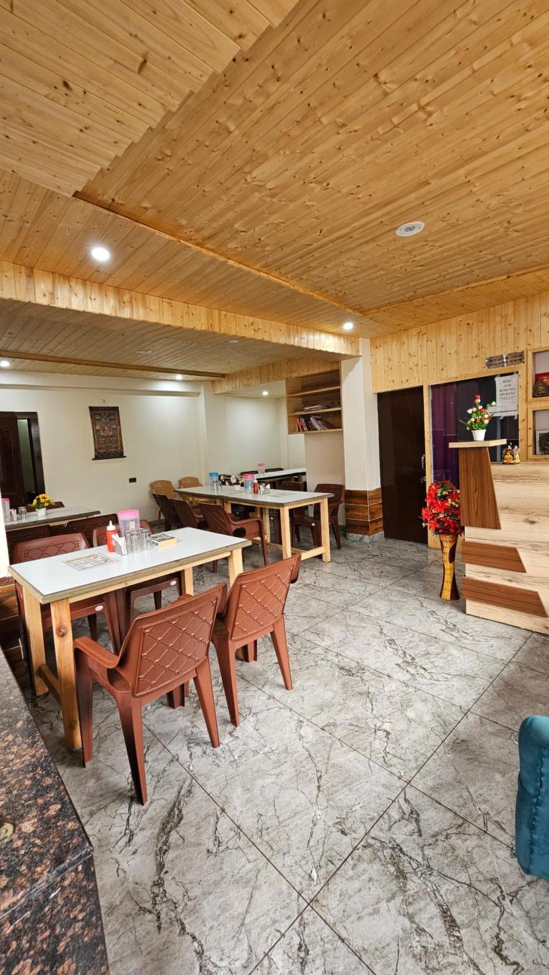 Green View Hotel And Restaurant McLeod Ganj Exteriör bild