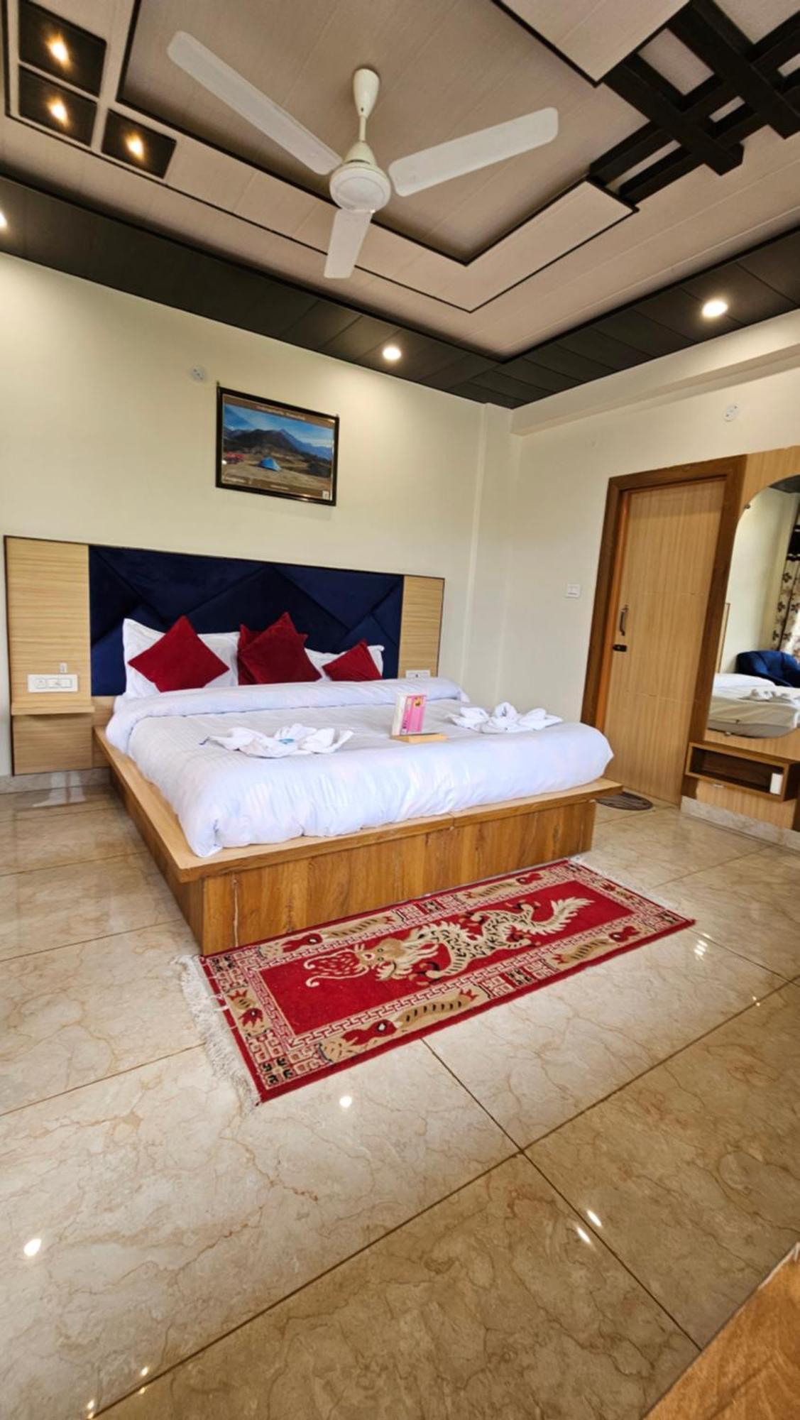 Green View Hotel And Restaurant McLeod Ganj Exteriör bild